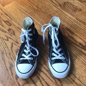Barely worn black converse High tops